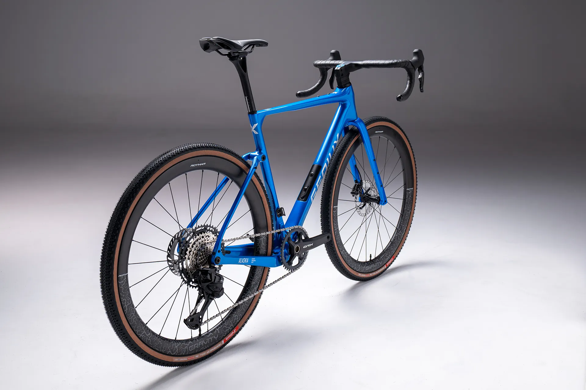 geniux-alaska-2026-blue-gravel-rear-3-4-right