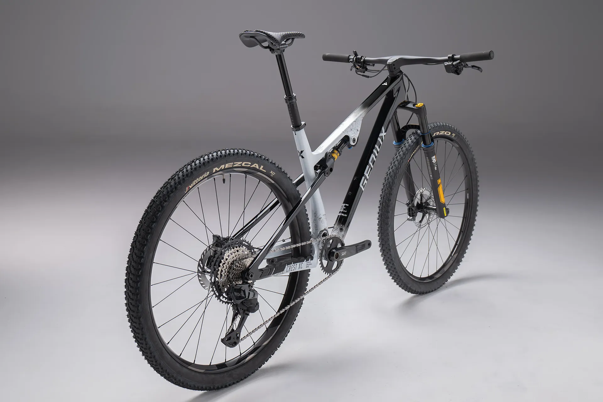 geniux-crest-xc-bike-rear-3-4-right