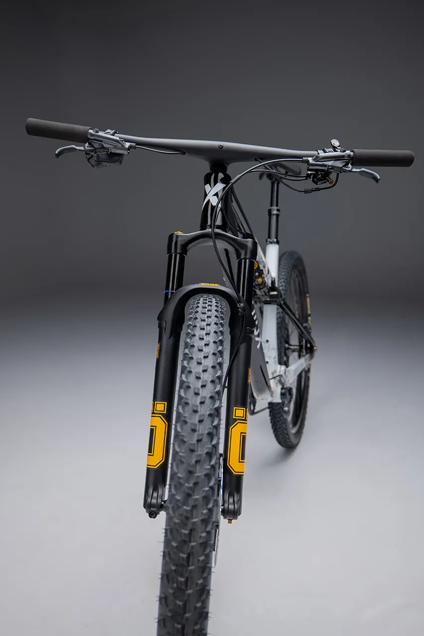 geniux-crest-xc-front-fork-ohlins-RXC34-M1-carbon